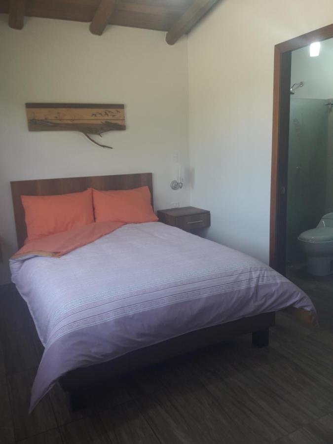 Quinta La Gardenia Hotel Puembo ภายนอก รูปภาพ