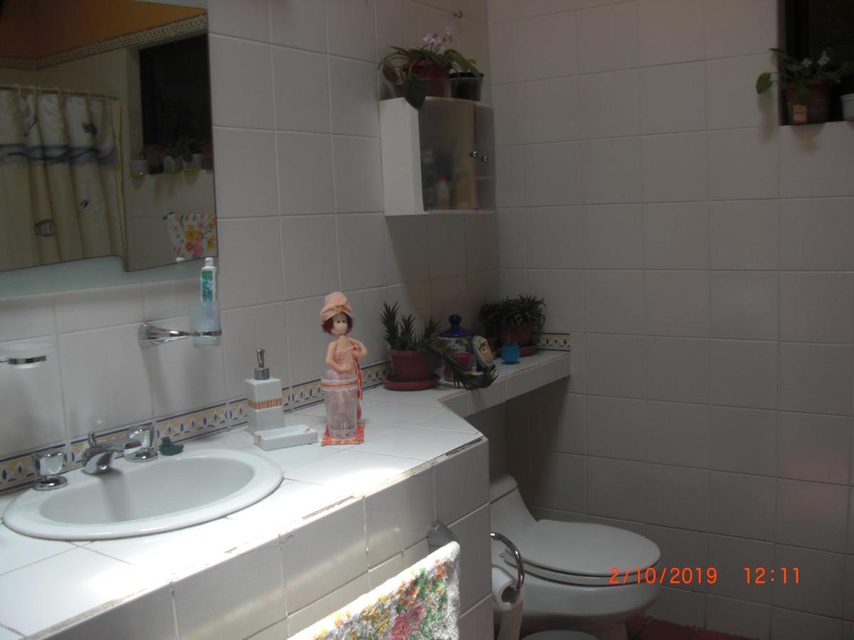 Quinta La Gardenia Hotel Puembo ภายนอก รูปภาพ